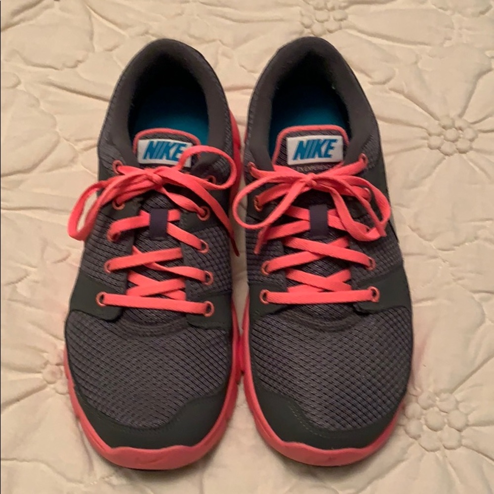 *CLOSET CLEANOUT* Nike Flex Experience RN Sneakers